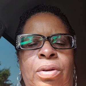 Meet your Posher, Debra